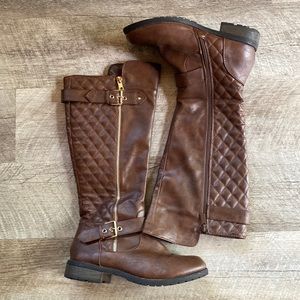 Women’s boots, barely worn, size 7